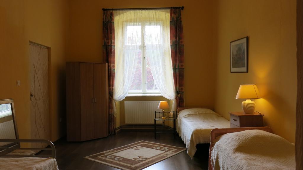 Palac Jastrowiec ภายนอก รูปภาพ