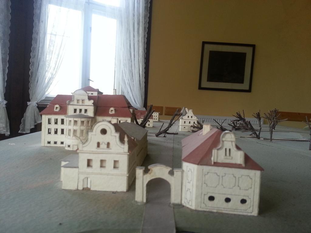 Palac Jastrowiec ภายนอก รูปภาพ
